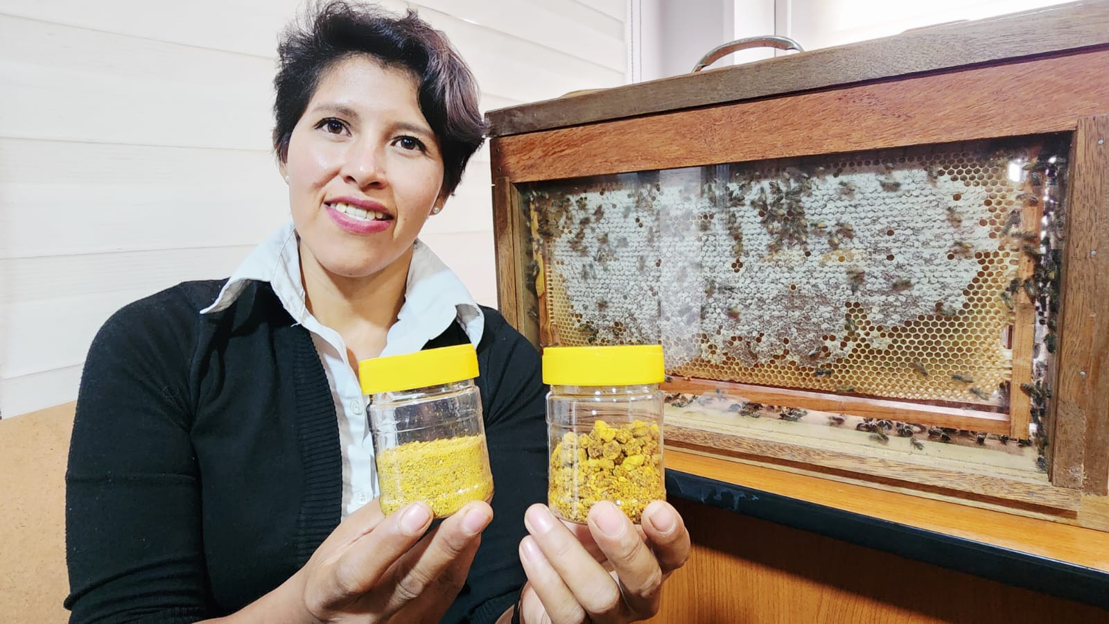 Mundo Abejas, un emprendimiento que innova con “pan de abeja”, genética y hasta con apiterapia
