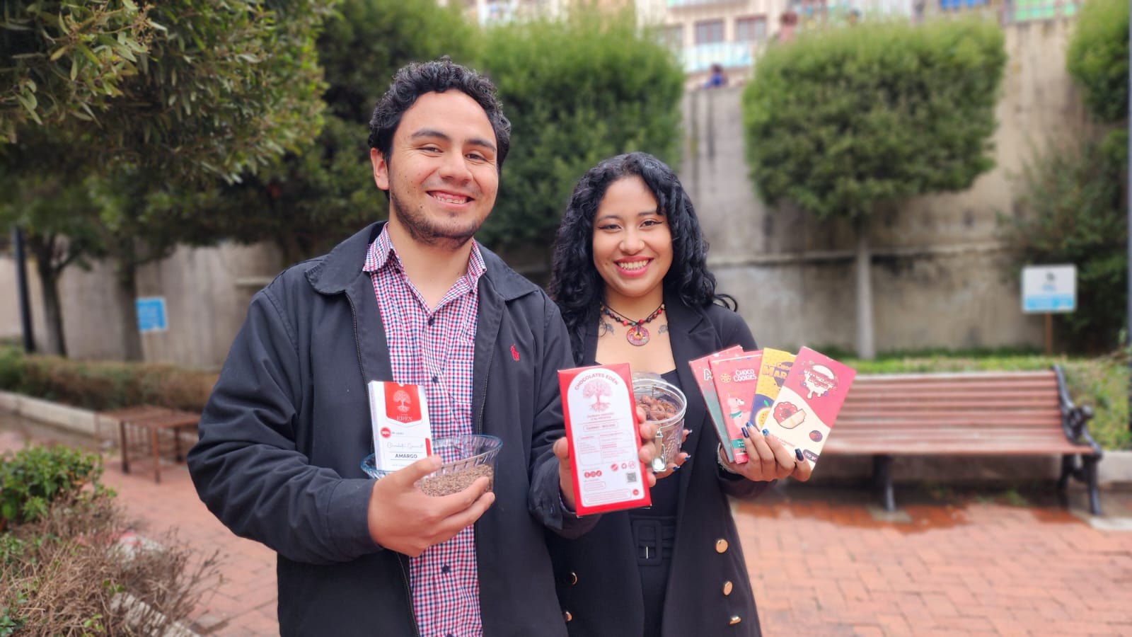 Lo aprendió de su bisabuela en Guanay, lo fortaleció en la UMSA y hoy lo convierte en una marca de chocolates